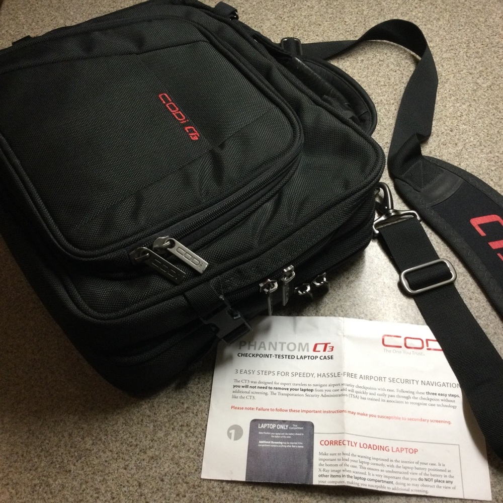 Phantom CT3 Black Men's Laptop Messenger Bag
